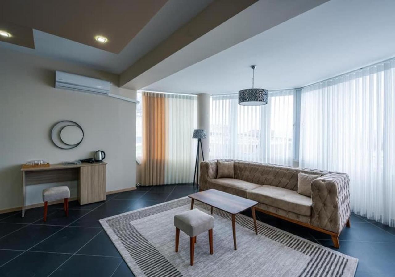Hotel & Resort Bon Bon Suto Orizari Bagian luar foto