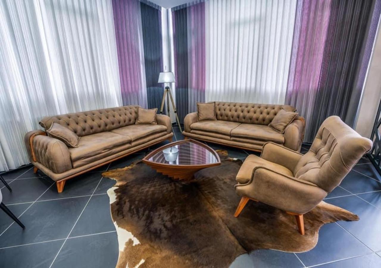 Hotel & Resort Bon Bon Suto Orizari Bagian luar foto