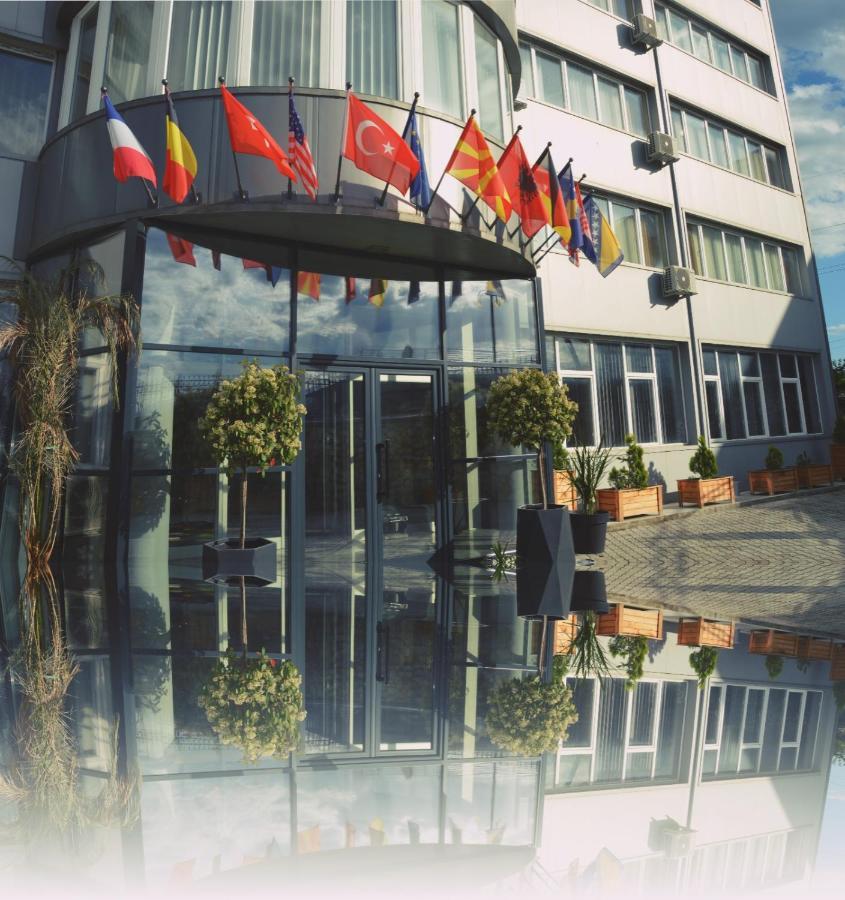 Hotel & Resort Bon Bon Suto Orizari Bagian luar foto
