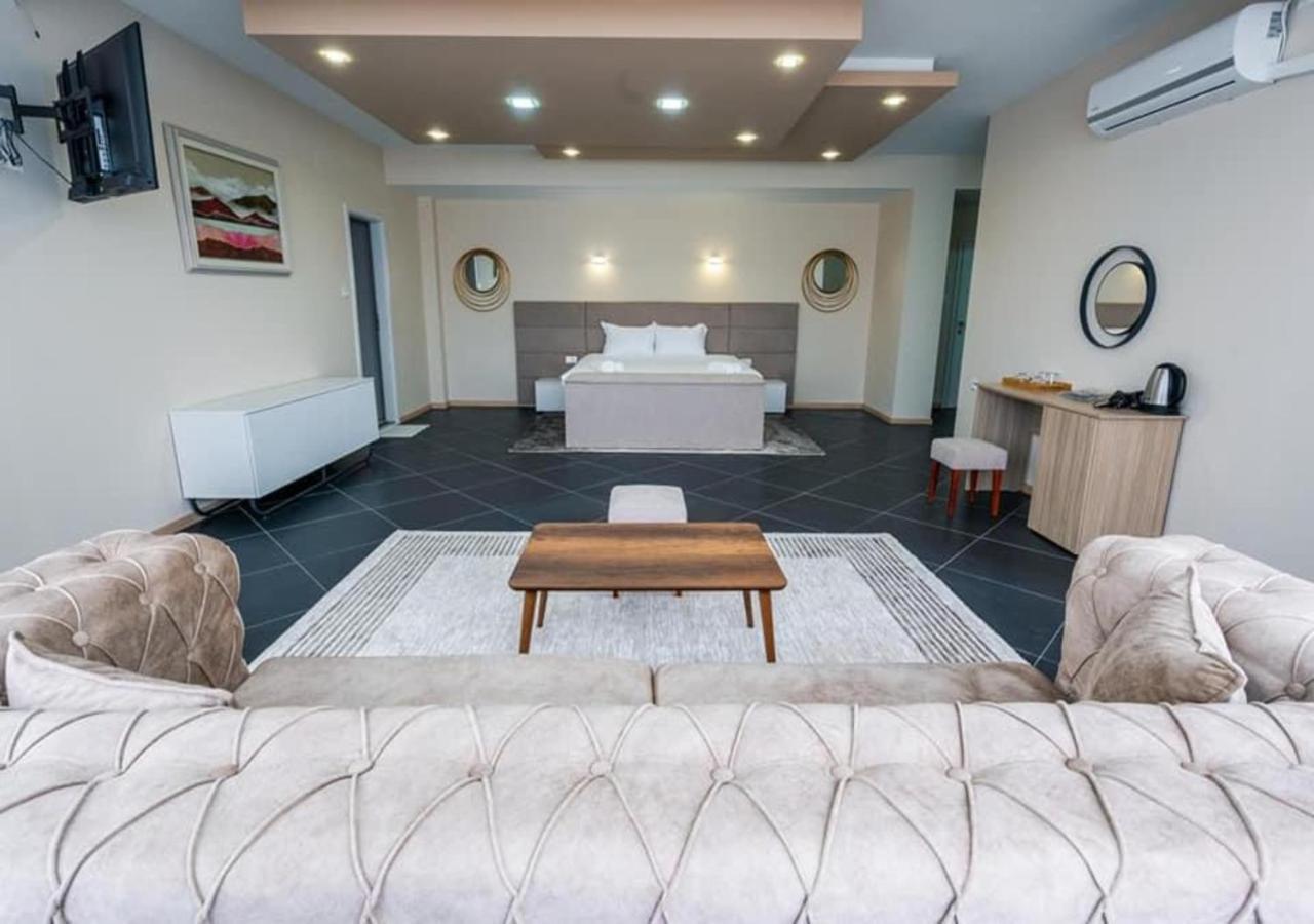 Hotel & Resort Bon Bon Suto Orizari Bagian luar foto