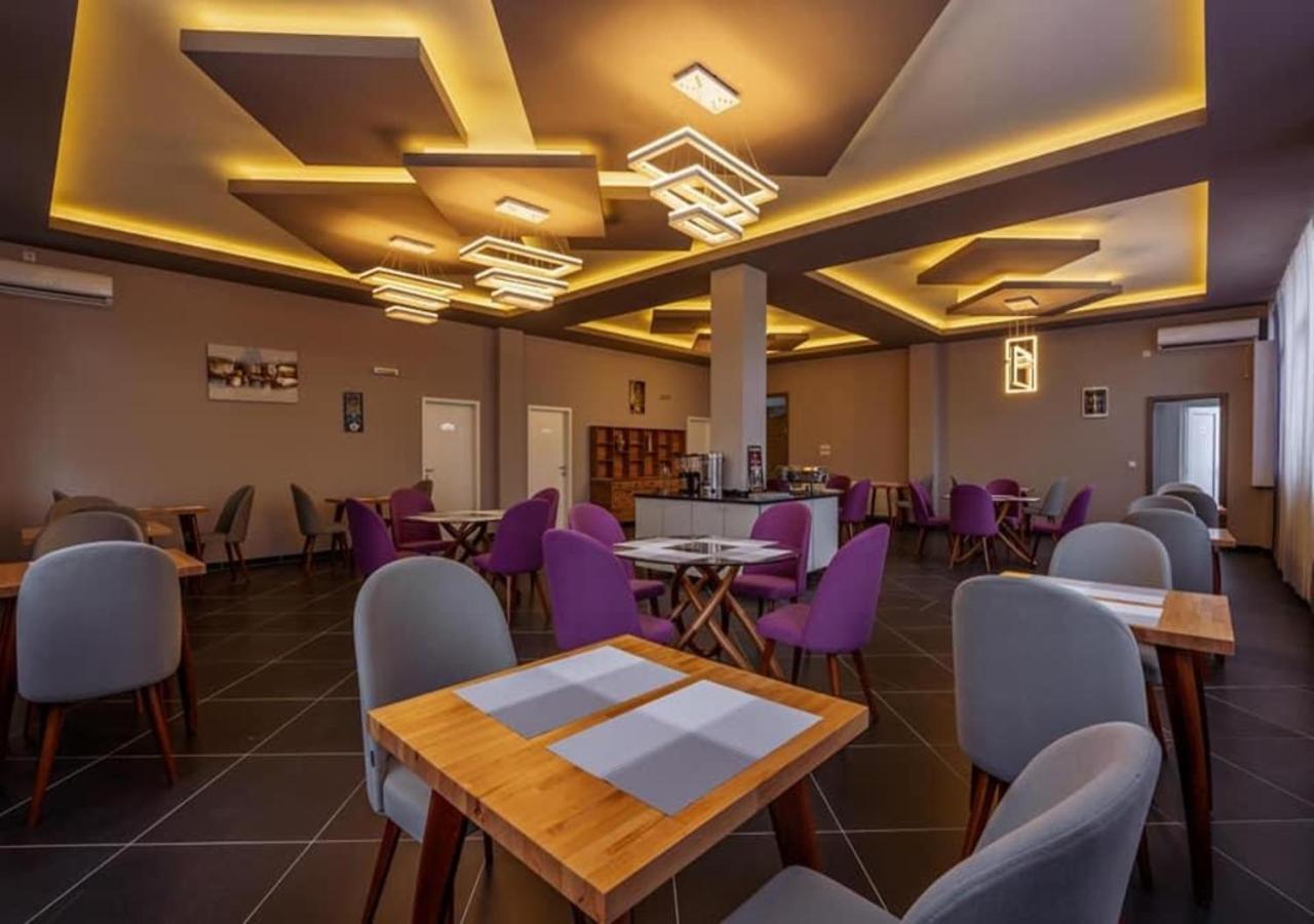 Hotel & Resort Bon Bon Suto Orizari Bagian luar foto