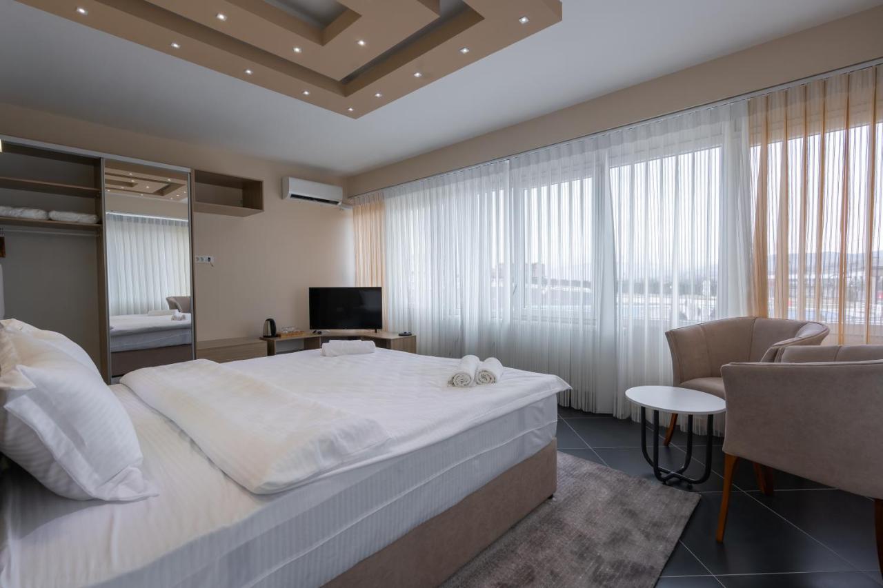 Hotel & Resort Bon Bon Suto Orizari Bagian luar foto