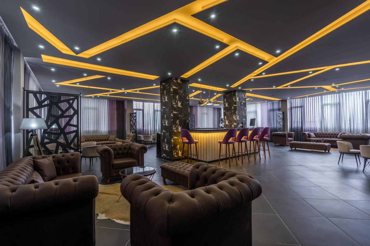 Hotel & Resort Bon Bon Suto Orizari Bagian luar foto