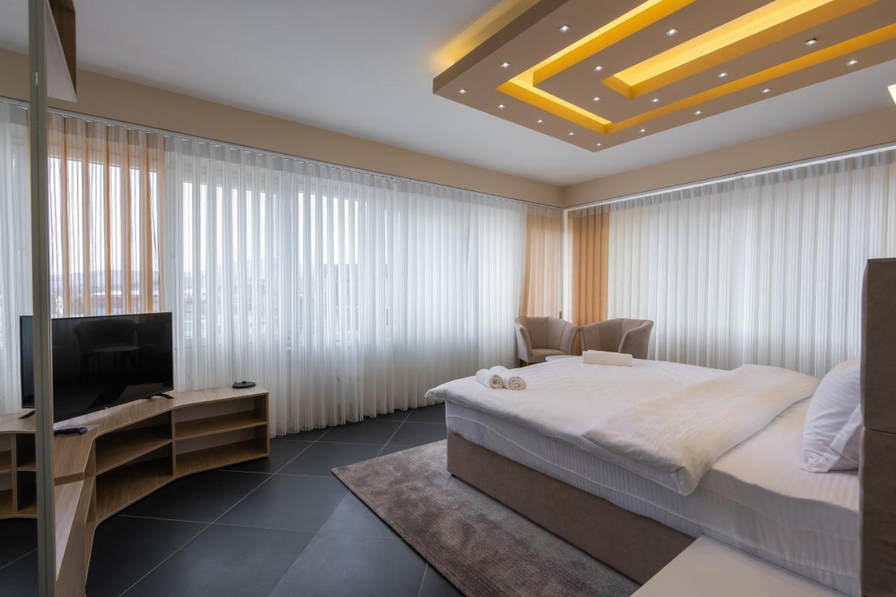 Hotel & Resort Bon Bon Suto Orizari Bagian luar foto