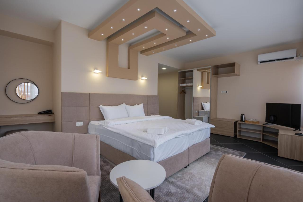 Hotel & Resort Bon Bon Suto Orizari Bagian luar foto