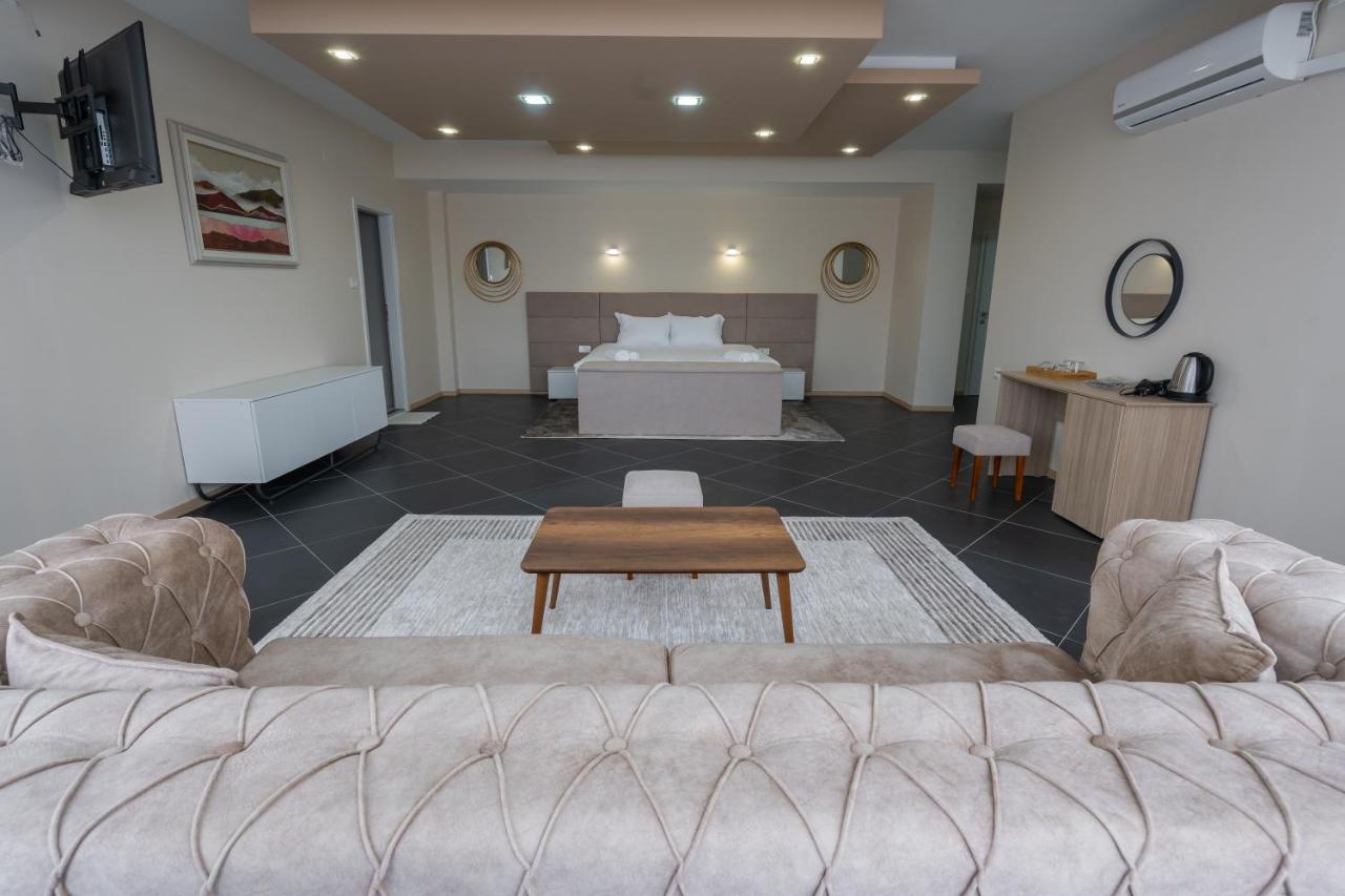 Hotel & Resort Bon Bon Suto Orizari Bagian luar foto